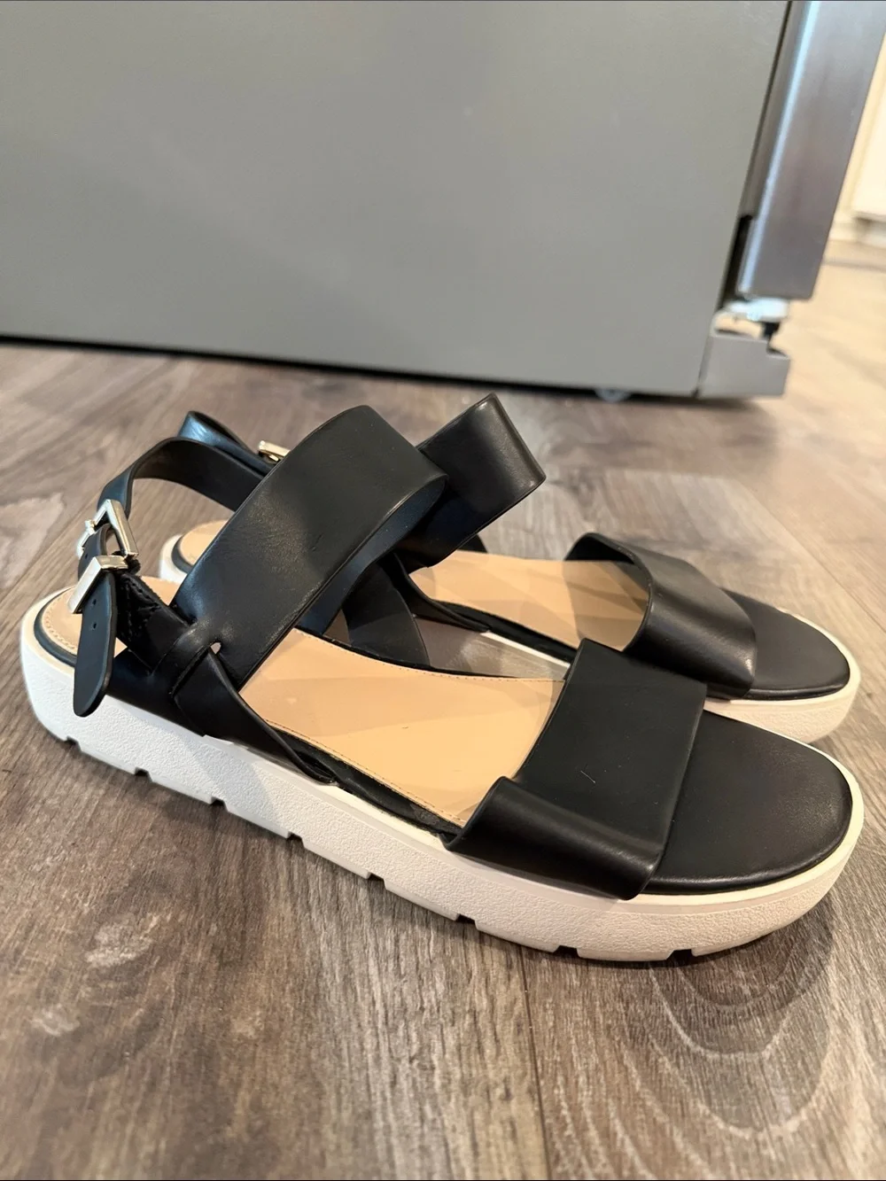 Aldo Dwylia Black and White Platform Cross-Strap Sandals -Sz 8.5